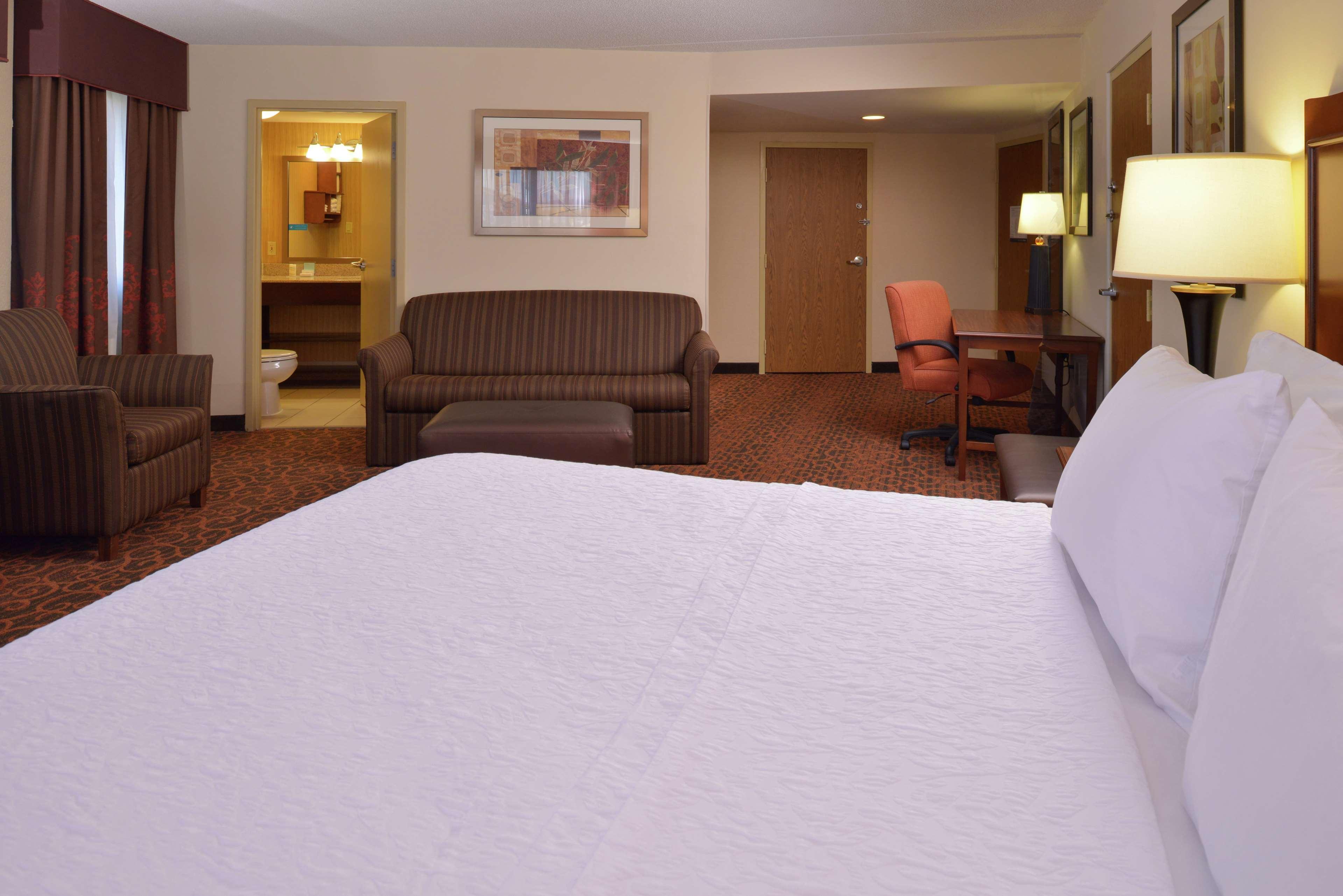 Hampton Inn Frederick Esterno foto