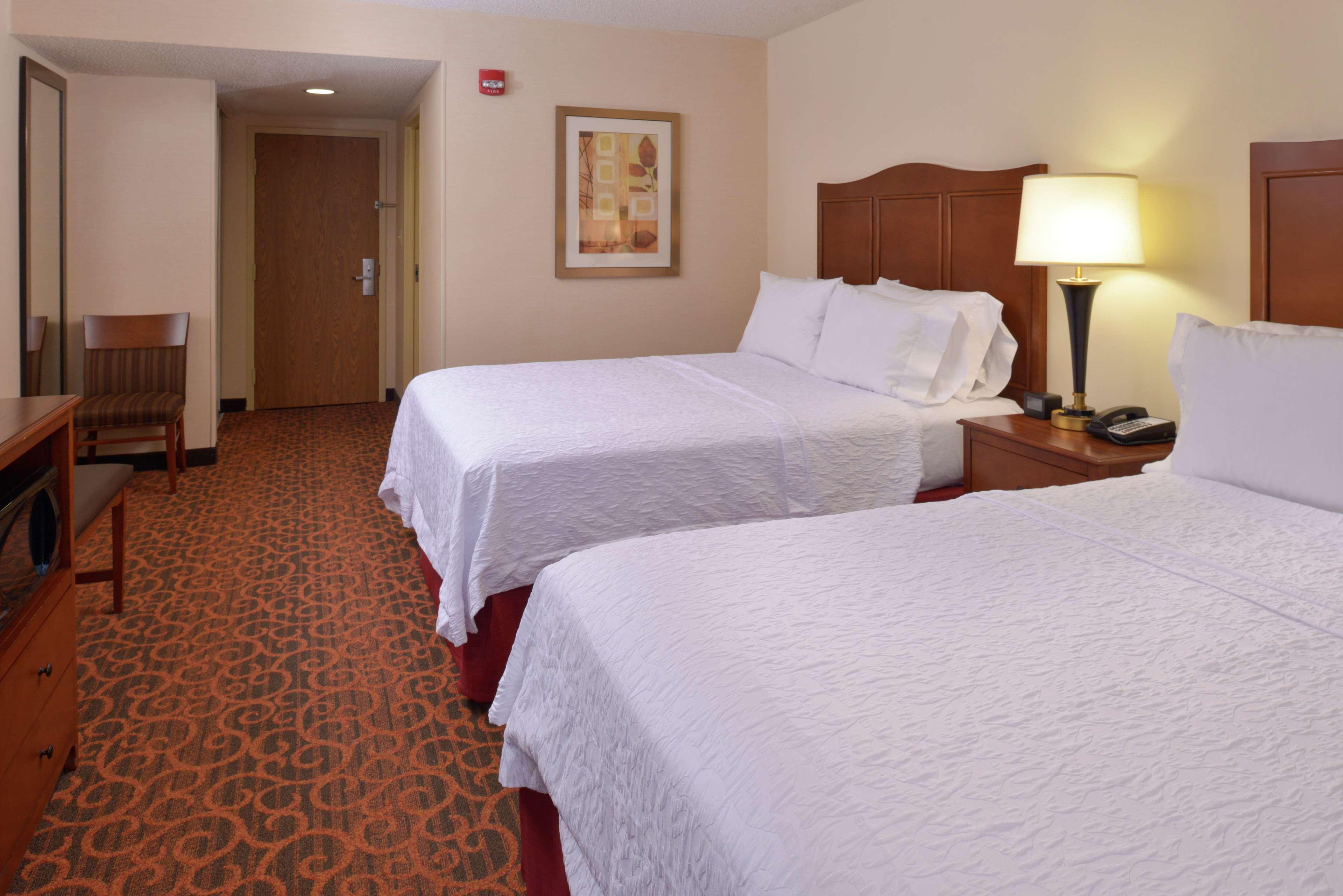 Hampton Inn Frederick Esterno foto