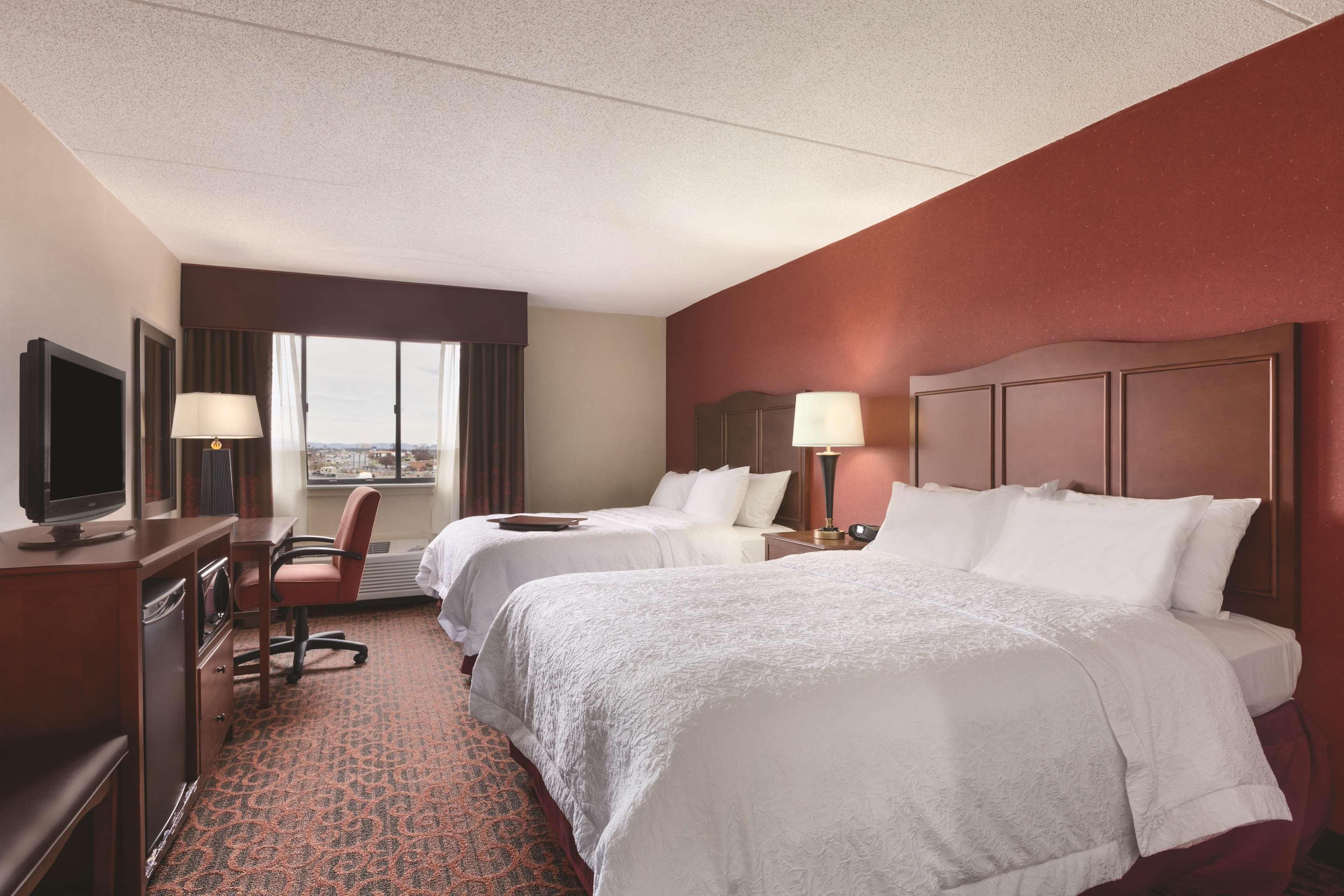 Hampton Inn Frederick Esterno foto