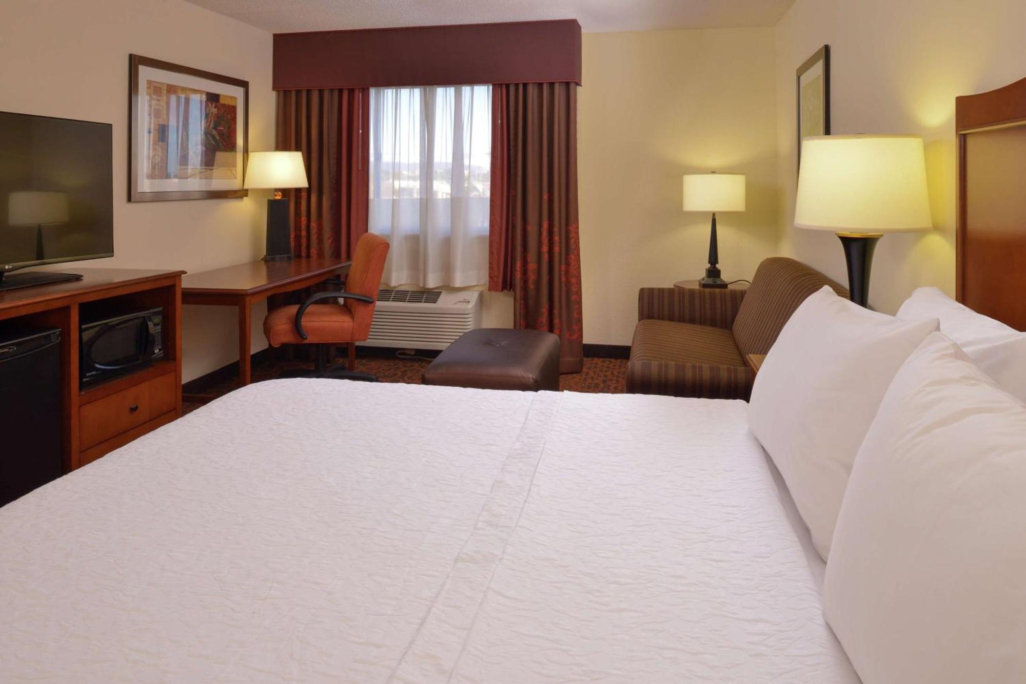 Hampton Inn Frederick Esterno foto