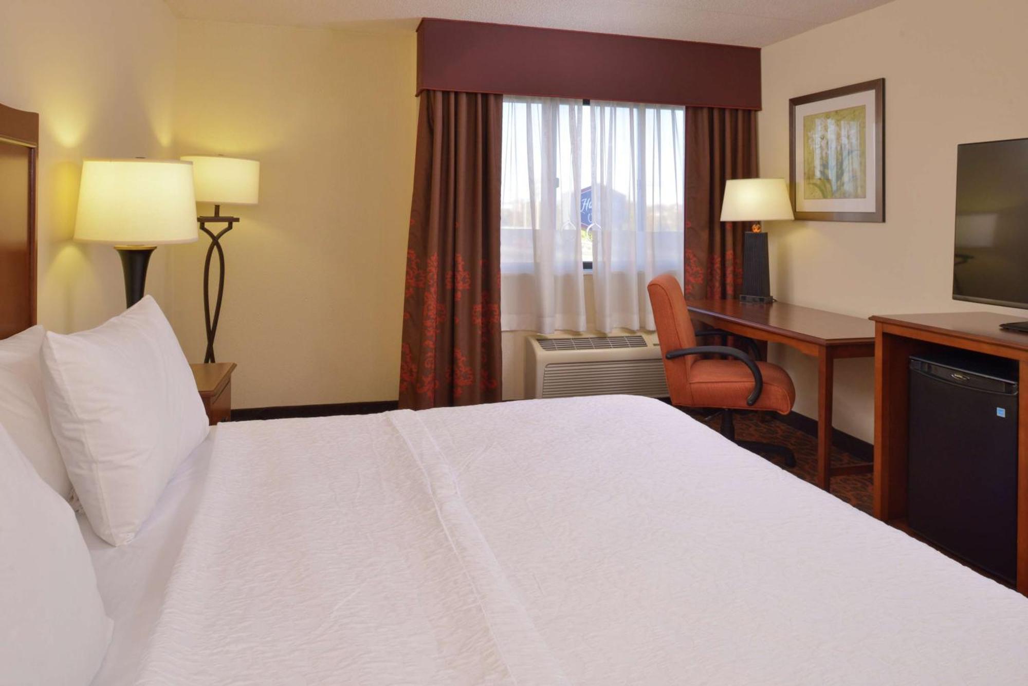 Hampton Inn Frederick Esterno foto