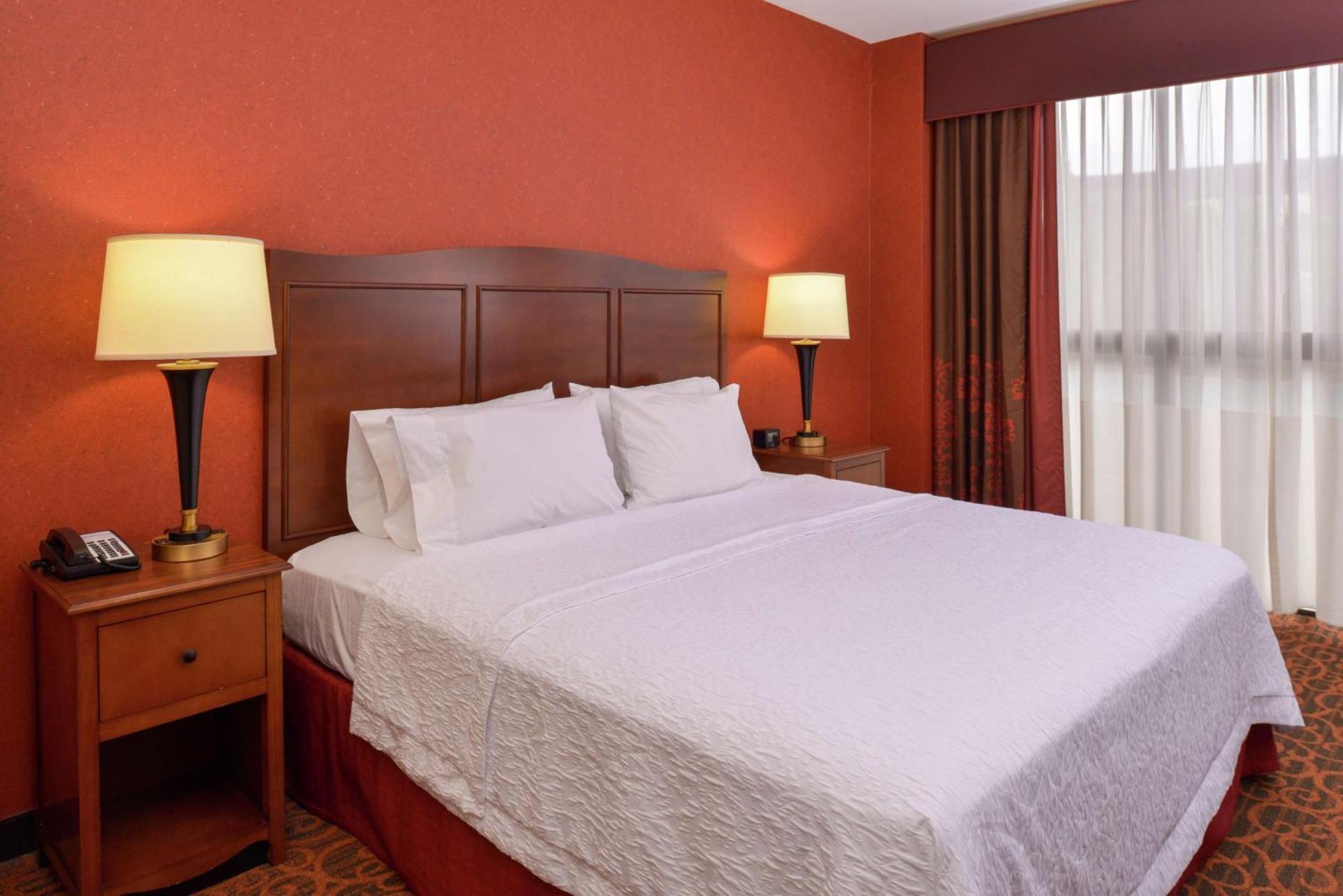 Hampton Inn Frederick Esterno foto