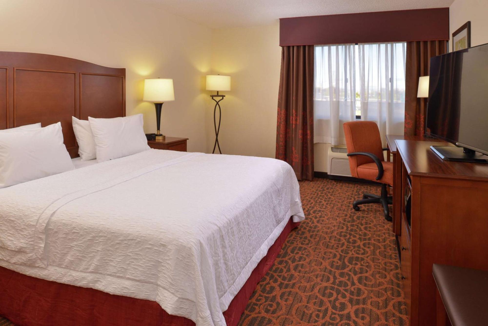 Hampton Inn Frederick Esterno foto