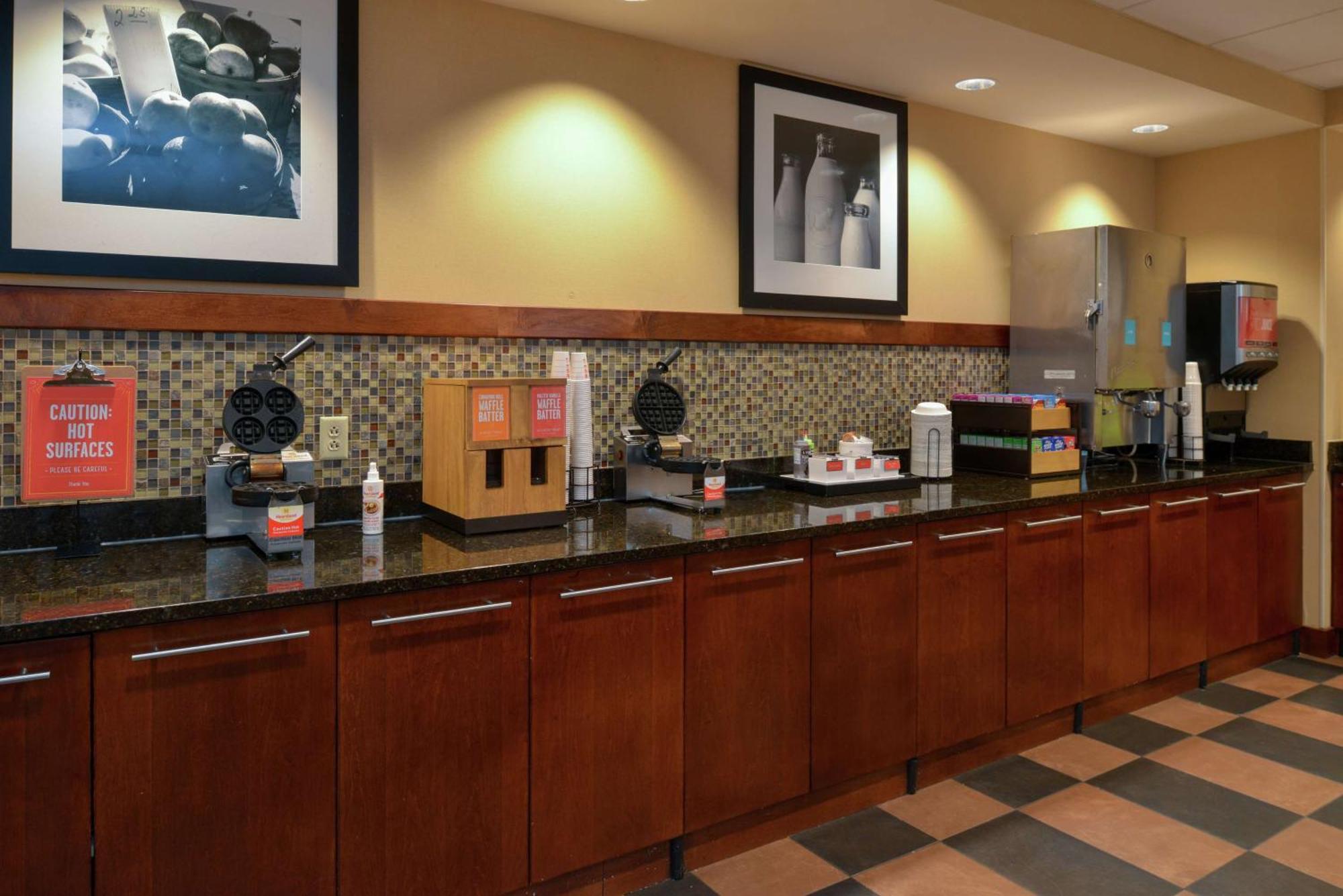 Hampton Inn Frederick Esterno foto