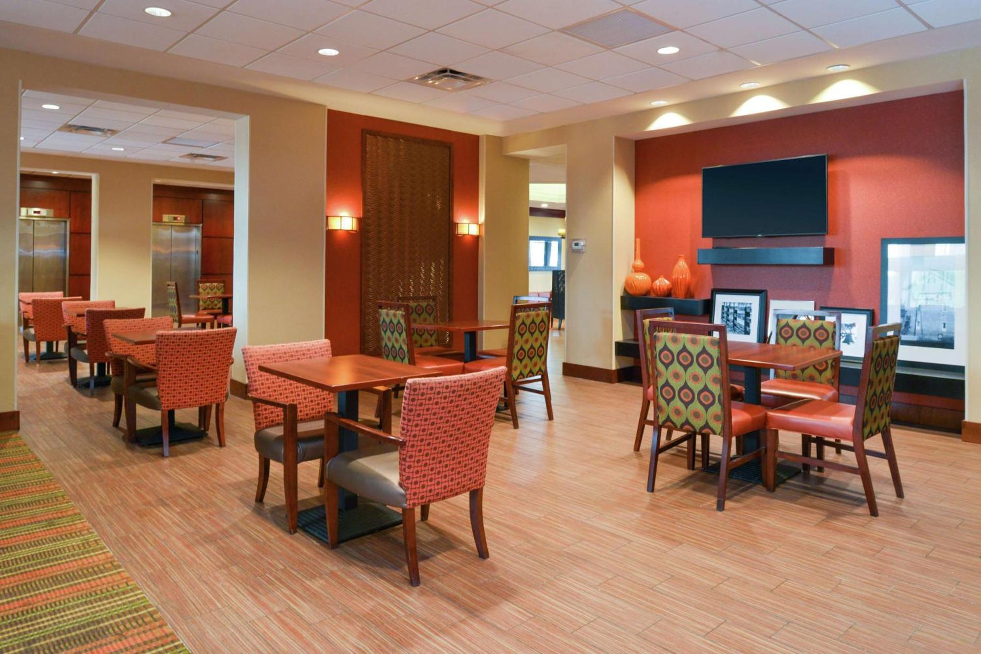 Hampton Inn Frederick Esterno foto