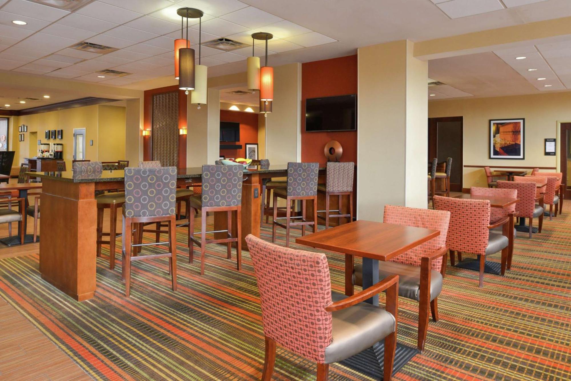 Hampton Inn Frederick Esterno foto