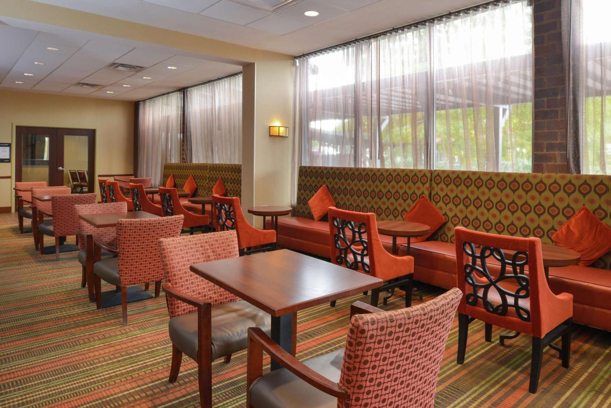 Hampton Inn Frederick Esterno foto